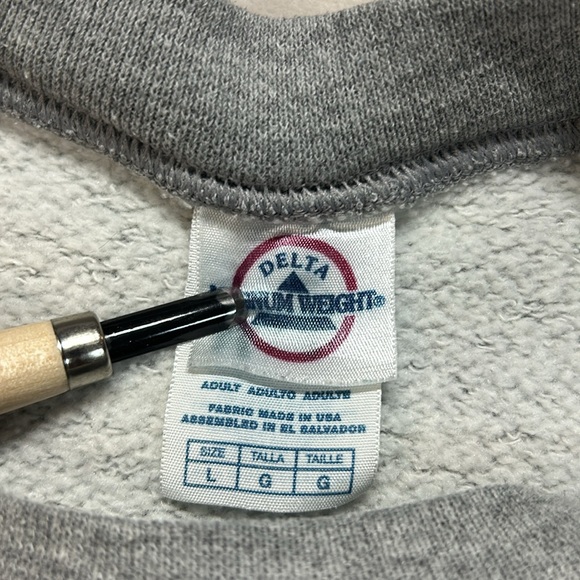 Washington DC crest sweater - Picture 5 of 9